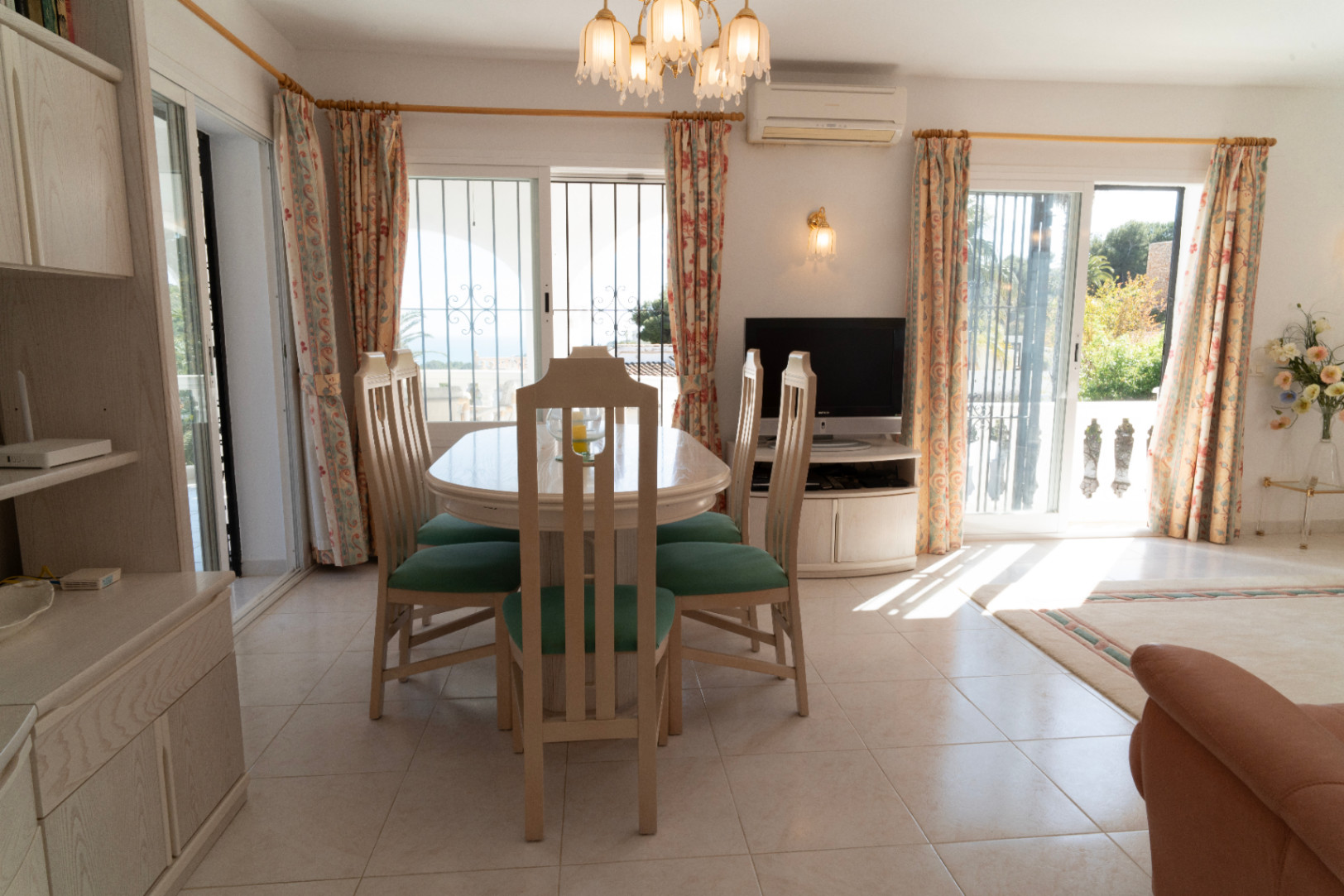 Villa mediterránea en venta en el Portet con vistas al mar
