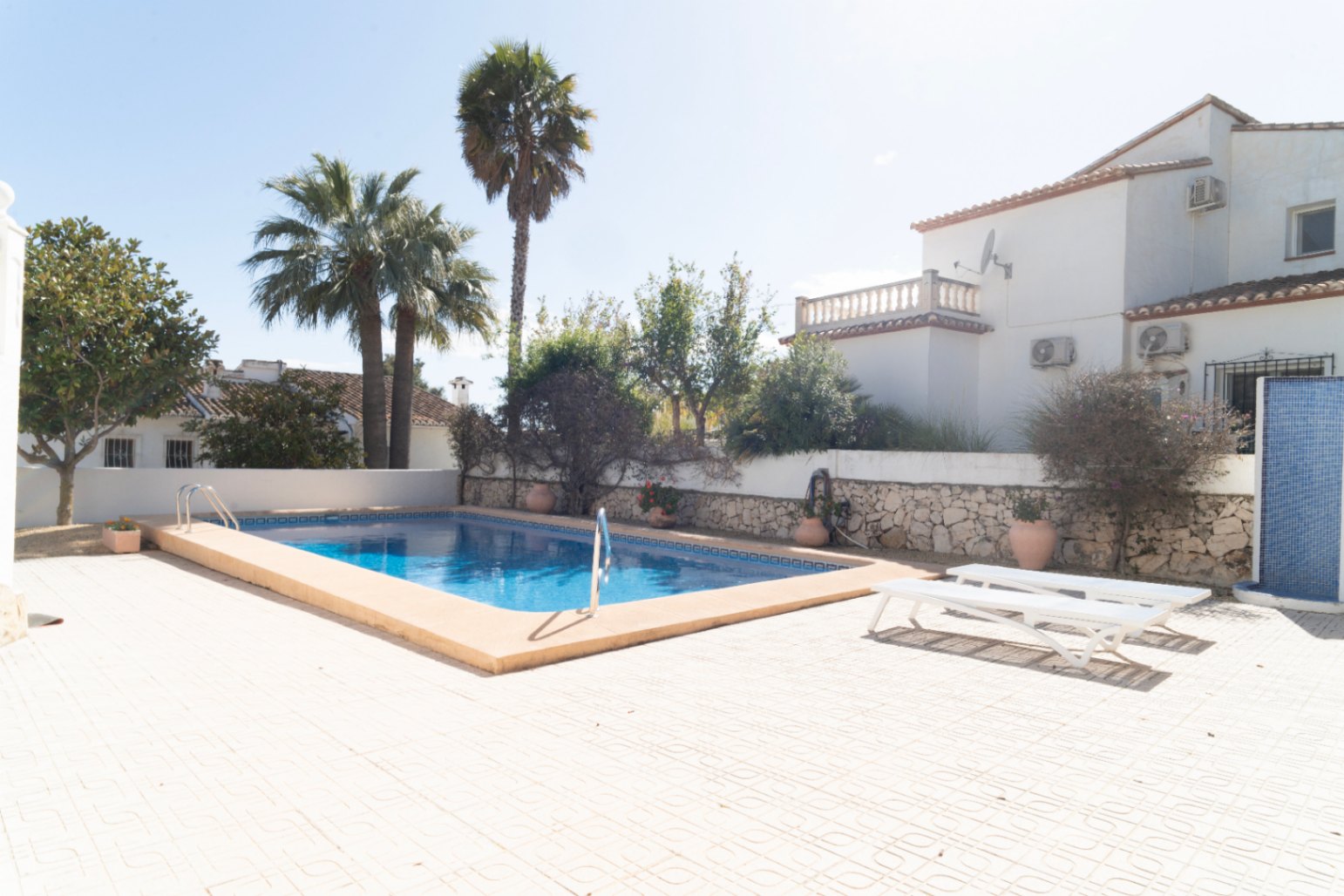 Villa mediterránea en venta en el Portet con vistas al mar