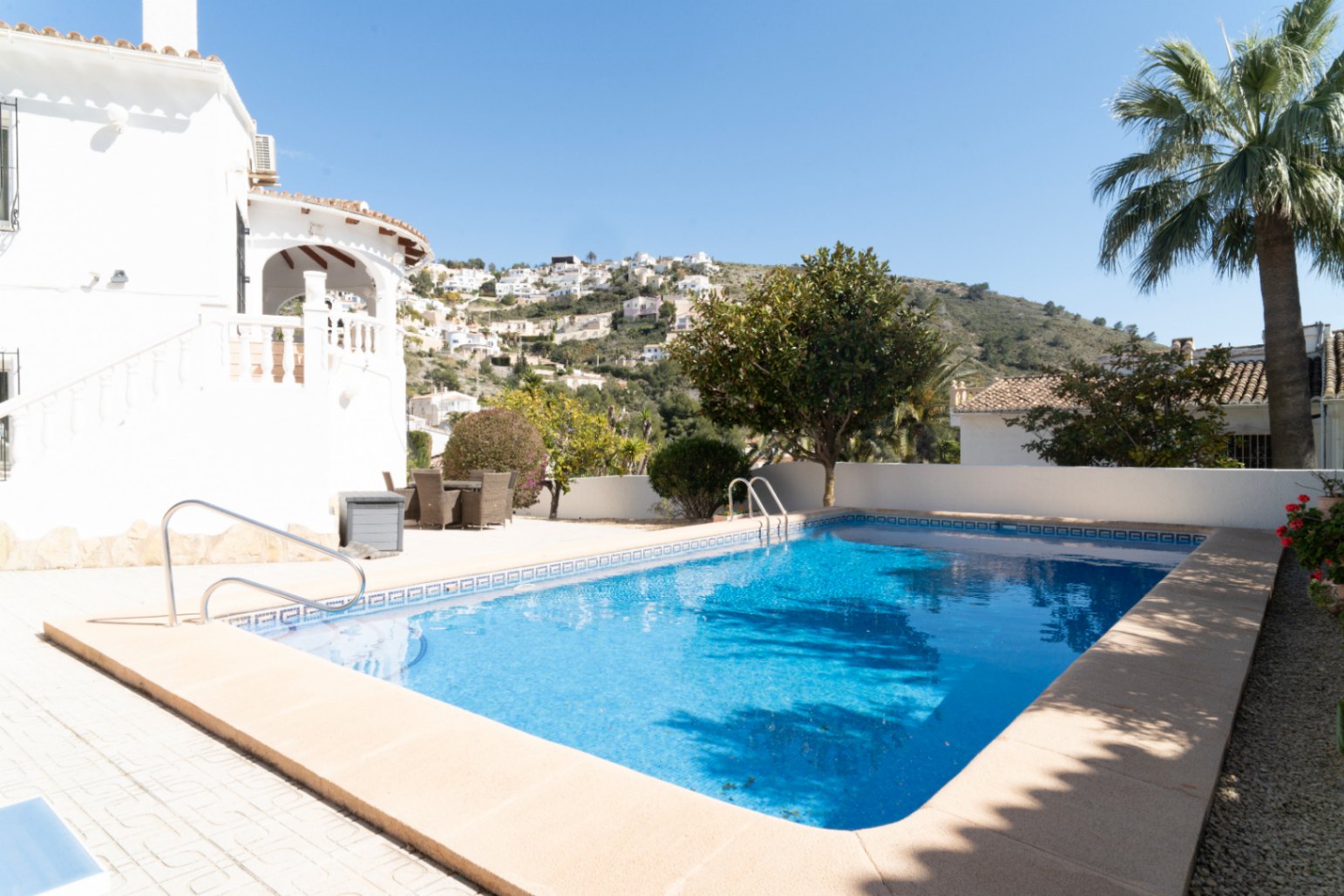 Villa mediterránea en venta en el Portet con vistas al mar