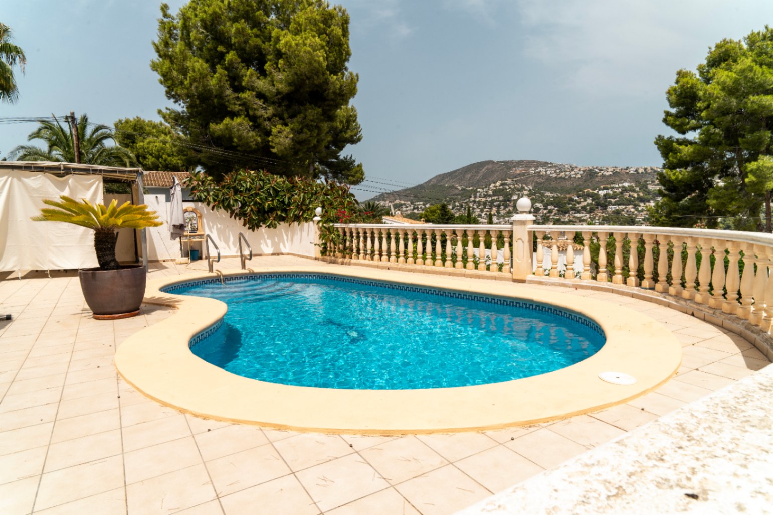 Chalet zu verkaufen in Moraira, La Sabatera: 2 Schlafzimmer, Pool.