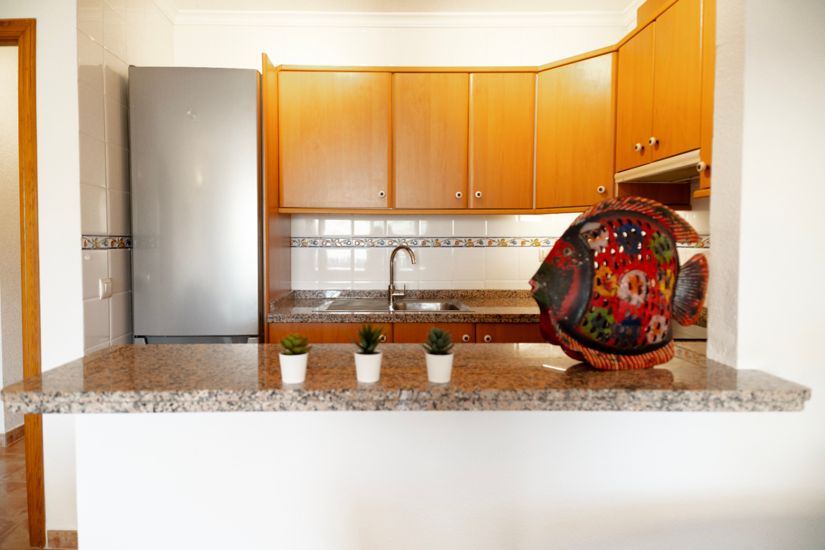 Luminoso apartamento de 2 dormitorios y 2 baños con piscina y a 15 minutos a pie de la playa Cumbre del Sol