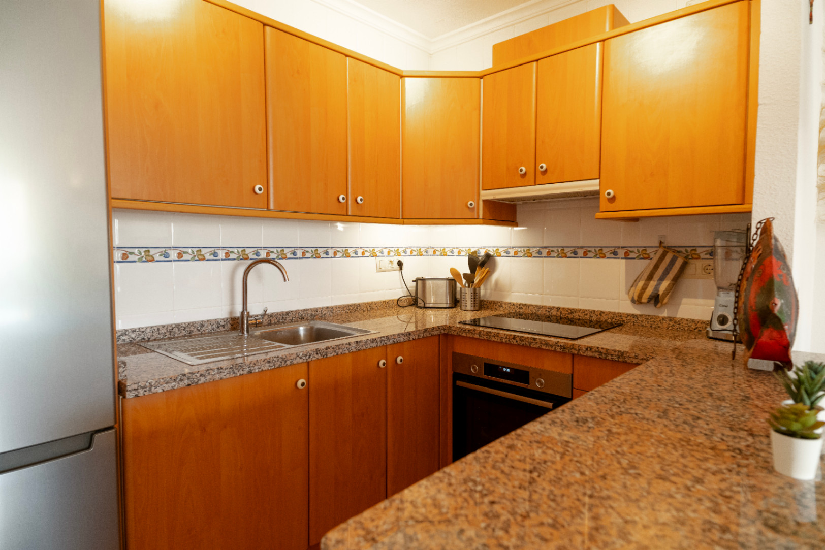 Luminoso apartamento de 2 dormitorios y 2 baños con piscina y a 15 minutos a pie de la playa Cumbre del Sol