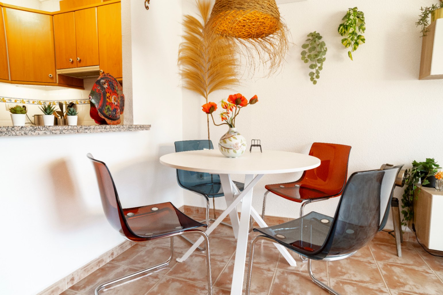 Luminoso apartamento de 2 dormitorios y 2 baños con piscina y a 15 minutos a pie de la playa Cumbre del Sol