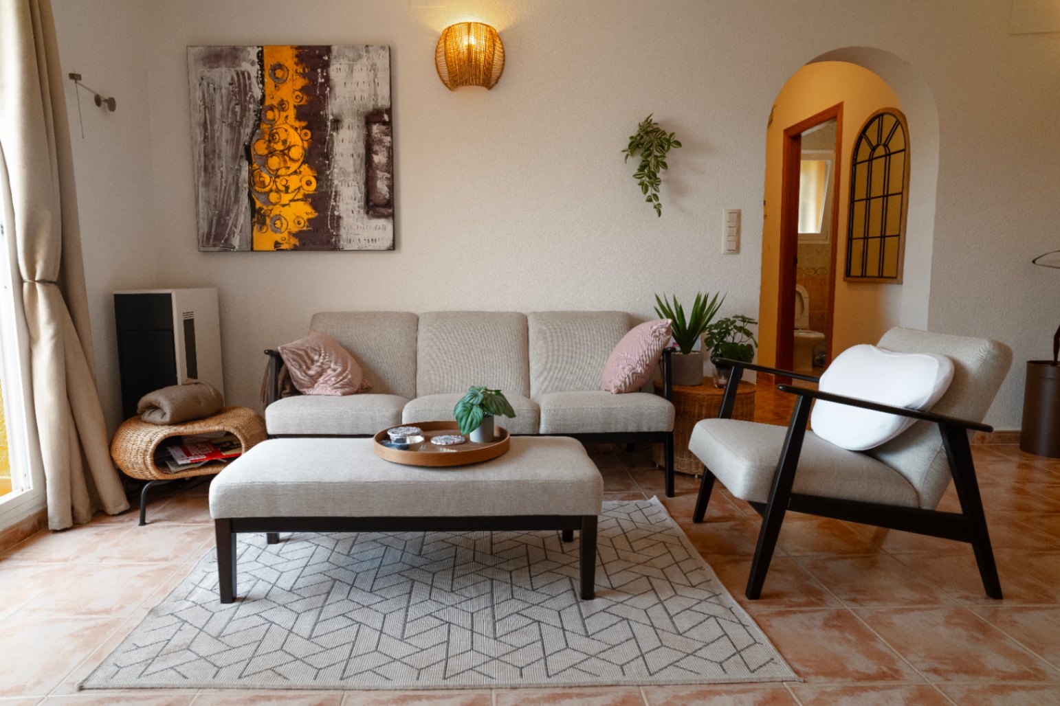Luminoso apartamento de 2 dormitorios y 2 baños con piscina y a 15 minutos a pie de la playa Cumbre del Sol