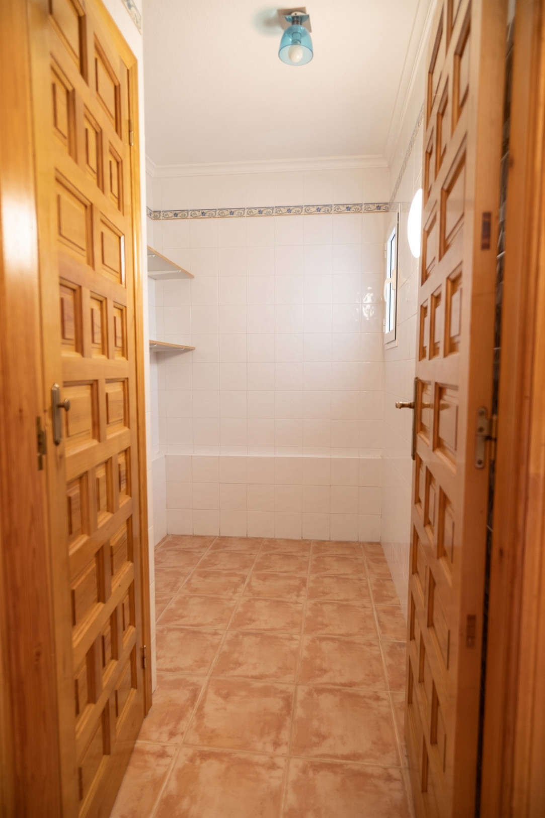 Luminoso apartamento de 2 dormitorios y 2 baños con piscina y a 15 minutos a pie de la playa Cumbre del Sol