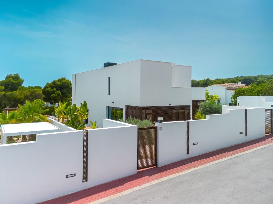 Luxurious semi-detached villa for sale in Moraira