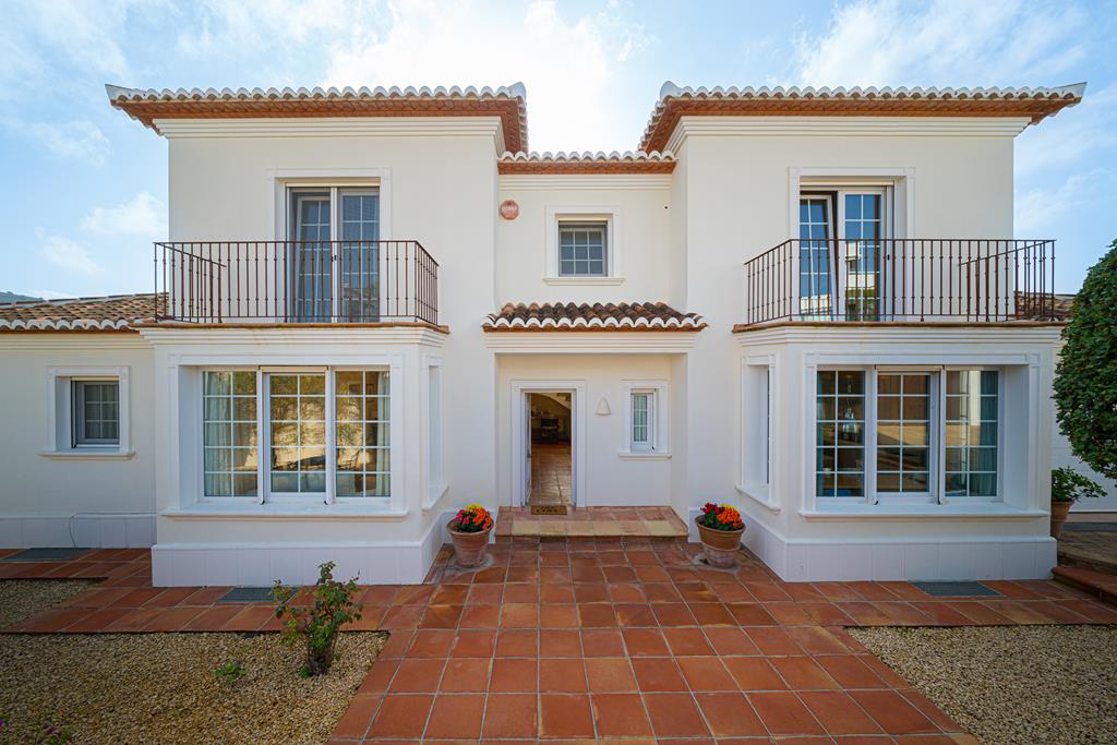 Villa te koop in Moraira met uitzicht op zee
